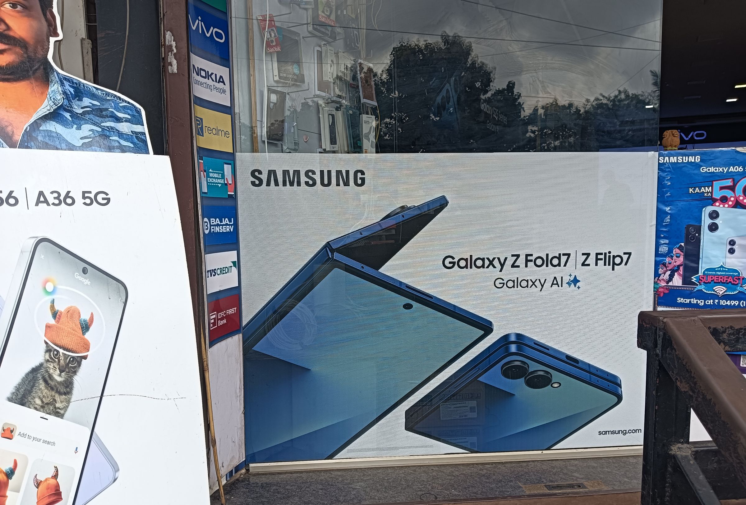 A one-way-vision launch window for a new folding phone
